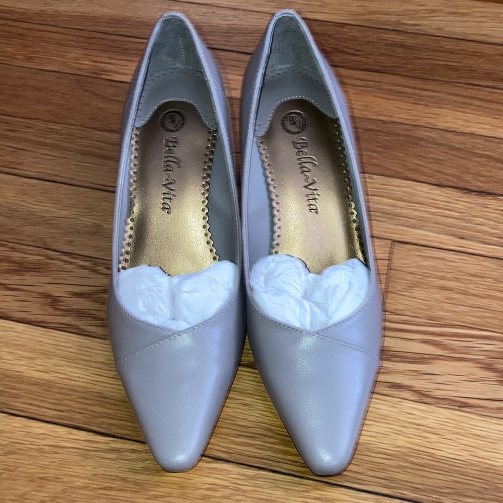 Bella Vita Taupe Pumps